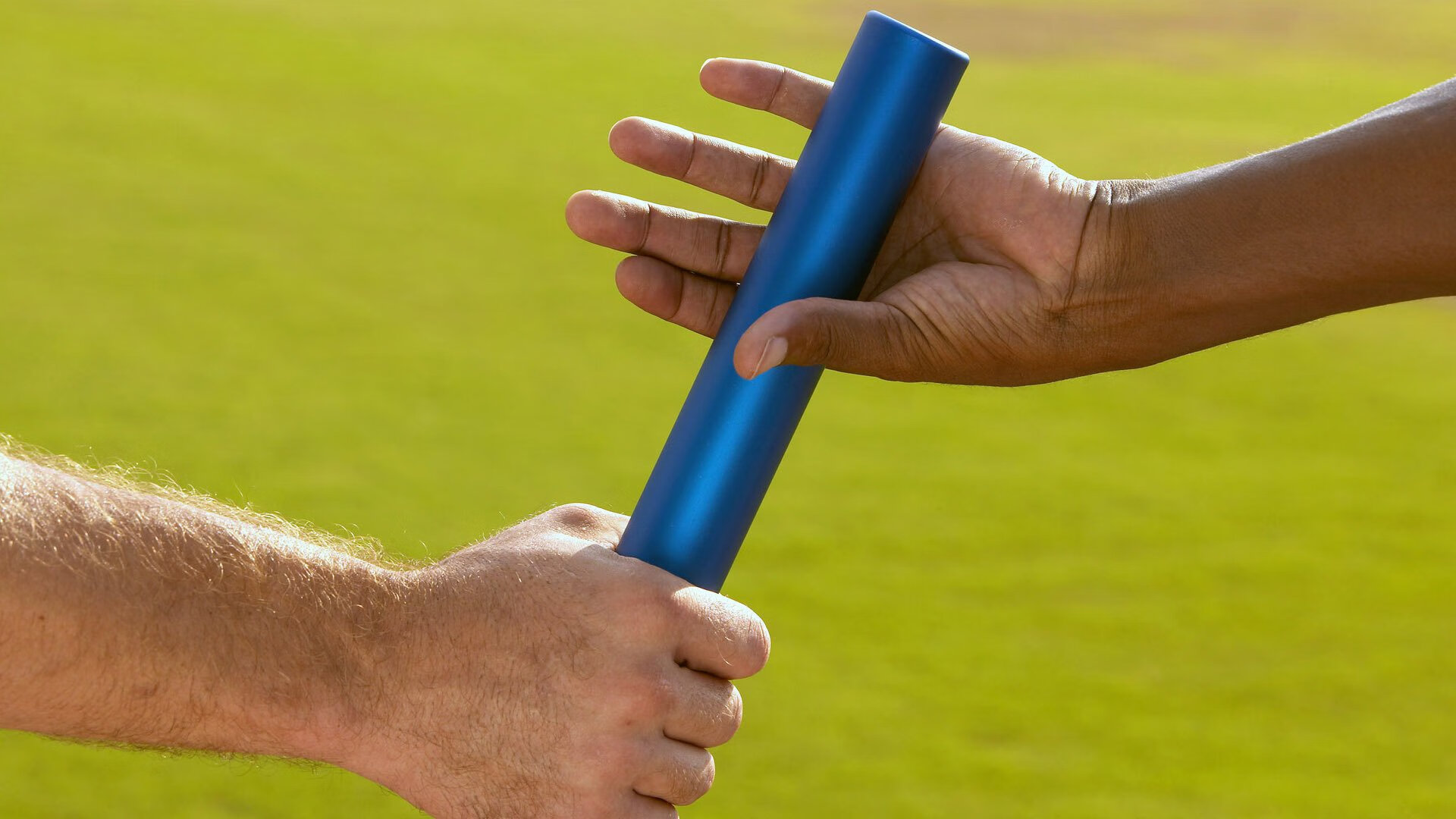 FB体育注册网址-特色冰壶体验营，冬季运动新潮流，冰壶项目视频